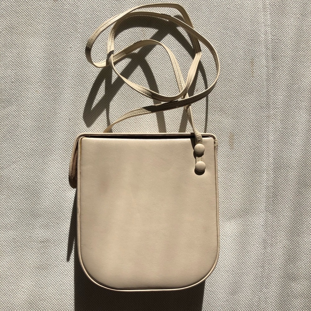 Vintage small leather purse🤍